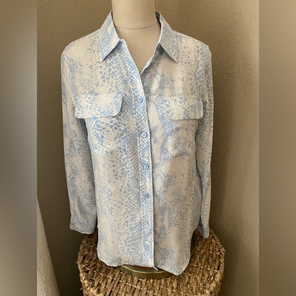 Equipment Femme- Printed Silk Button Down- XS - Picture 3 of 5